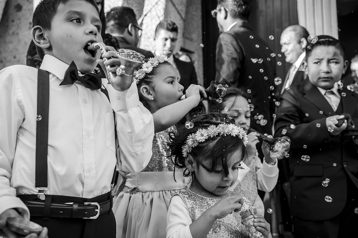 Les enfants au mariage : idées pour les tenues des demoiselles d'honneur et garçons d'honneur
