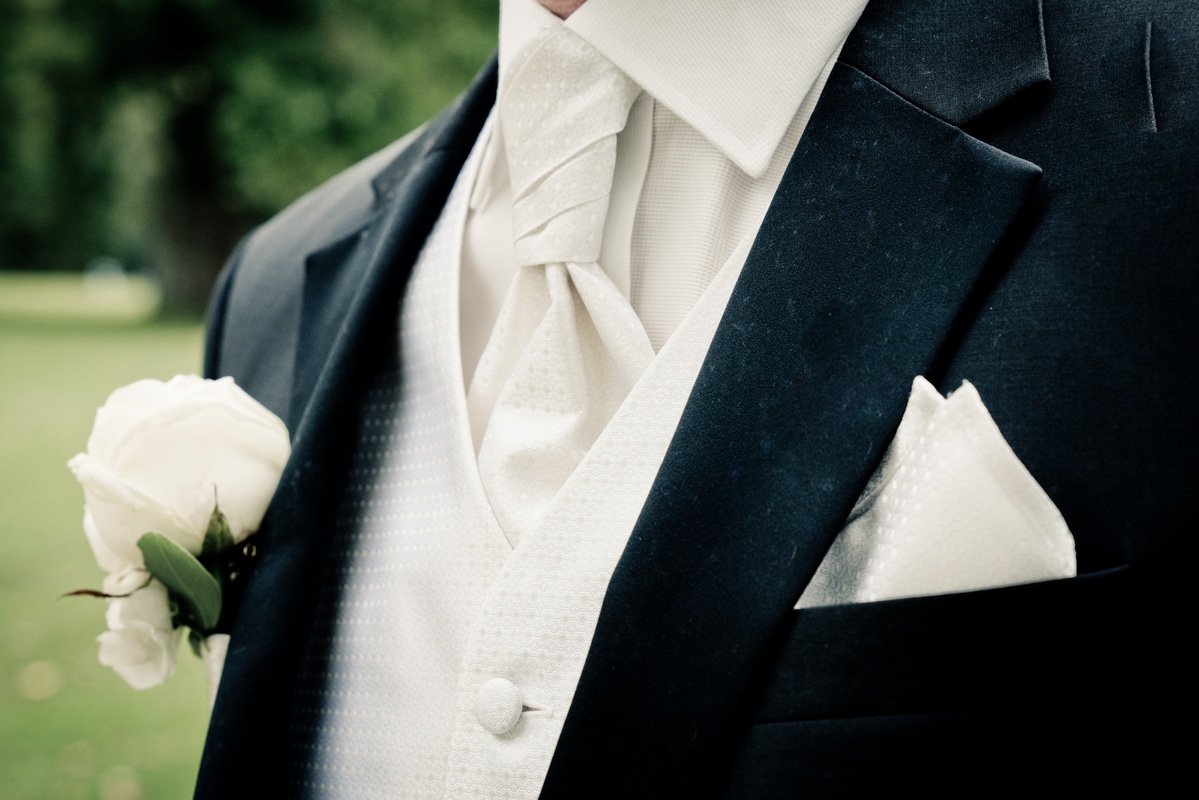 Le choix du costume de mariage  : tout ce que le futur marié doit savoir