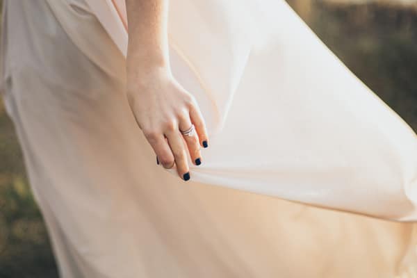 Le rôle crucial des tissus dans le choix d'une robe de mariée